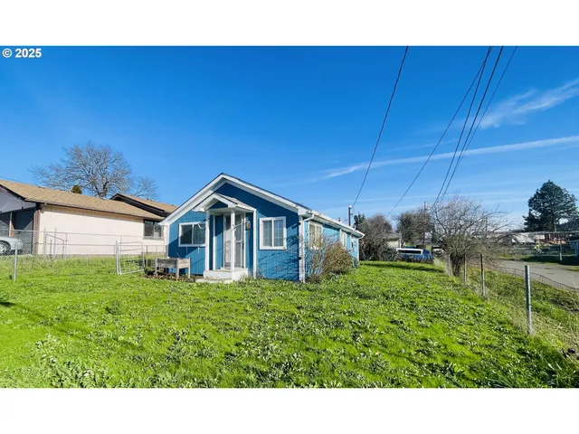 $184,999 | 110 Darrell Avenue, Winston, OR 97496
