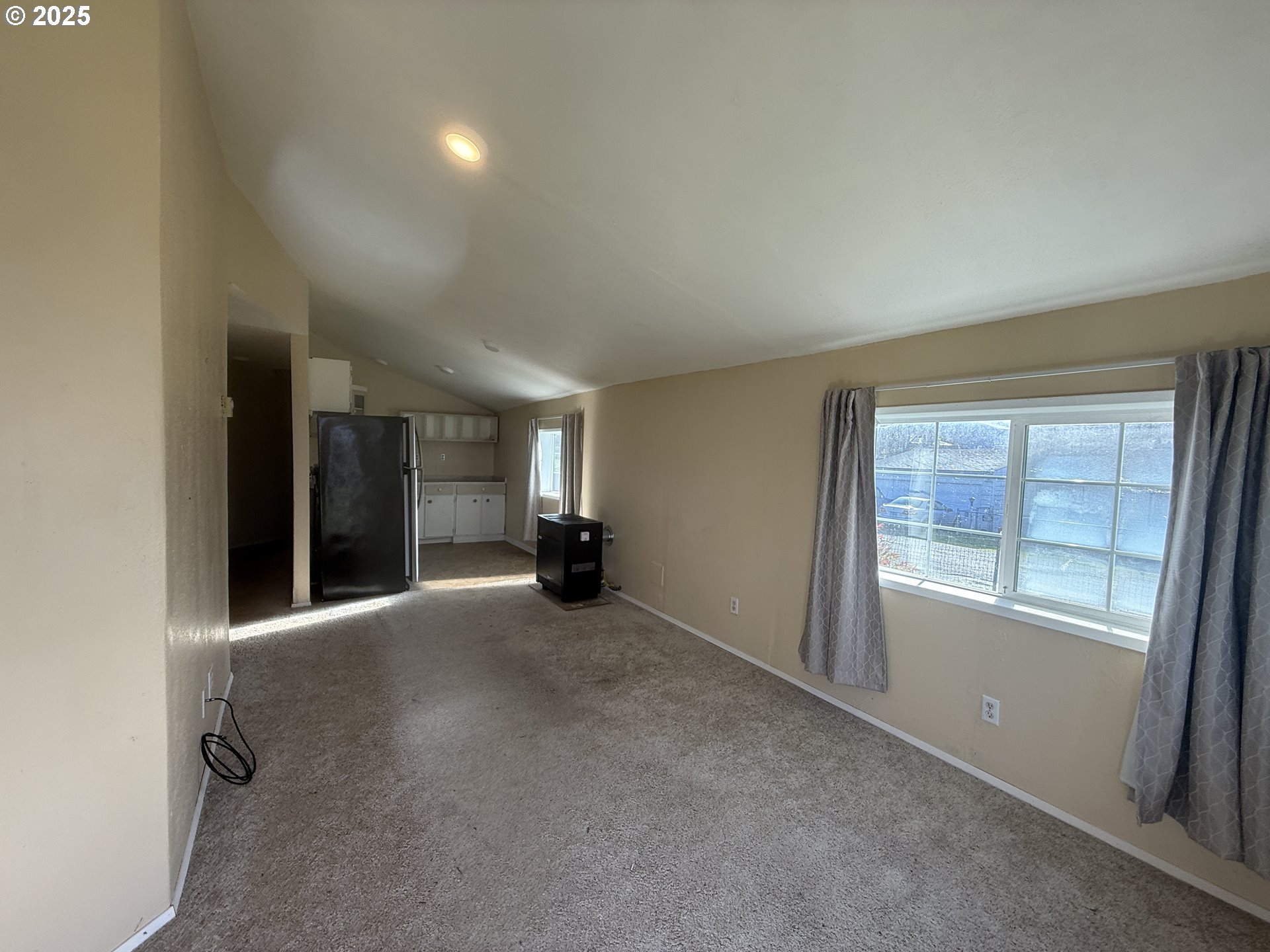 110 Darrell Avenue Winston, OR 97496 - Photo 18 of 20 Bathroom