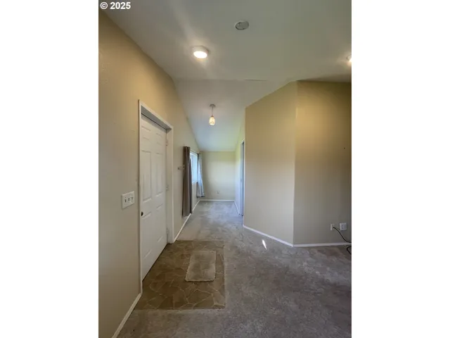 $184,999 | 110 Darrell Avenue, Winston, OR 97496