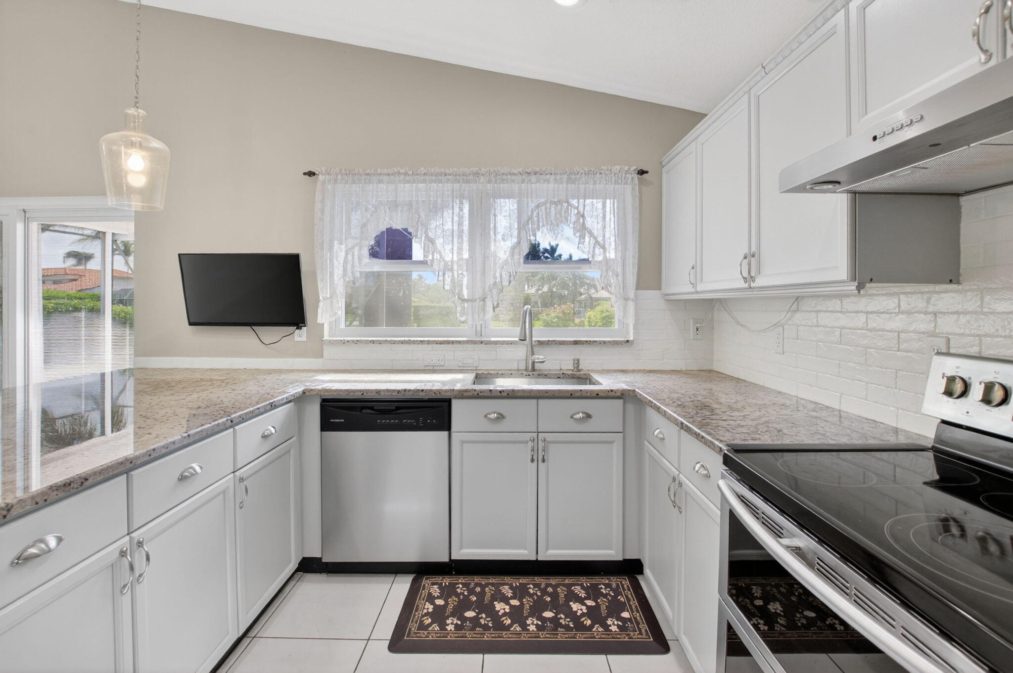 9336 Water Course Way Boynton Beach, FL 33437 - Photo 17 of 46 19-web-or-mls-DSC_9551
