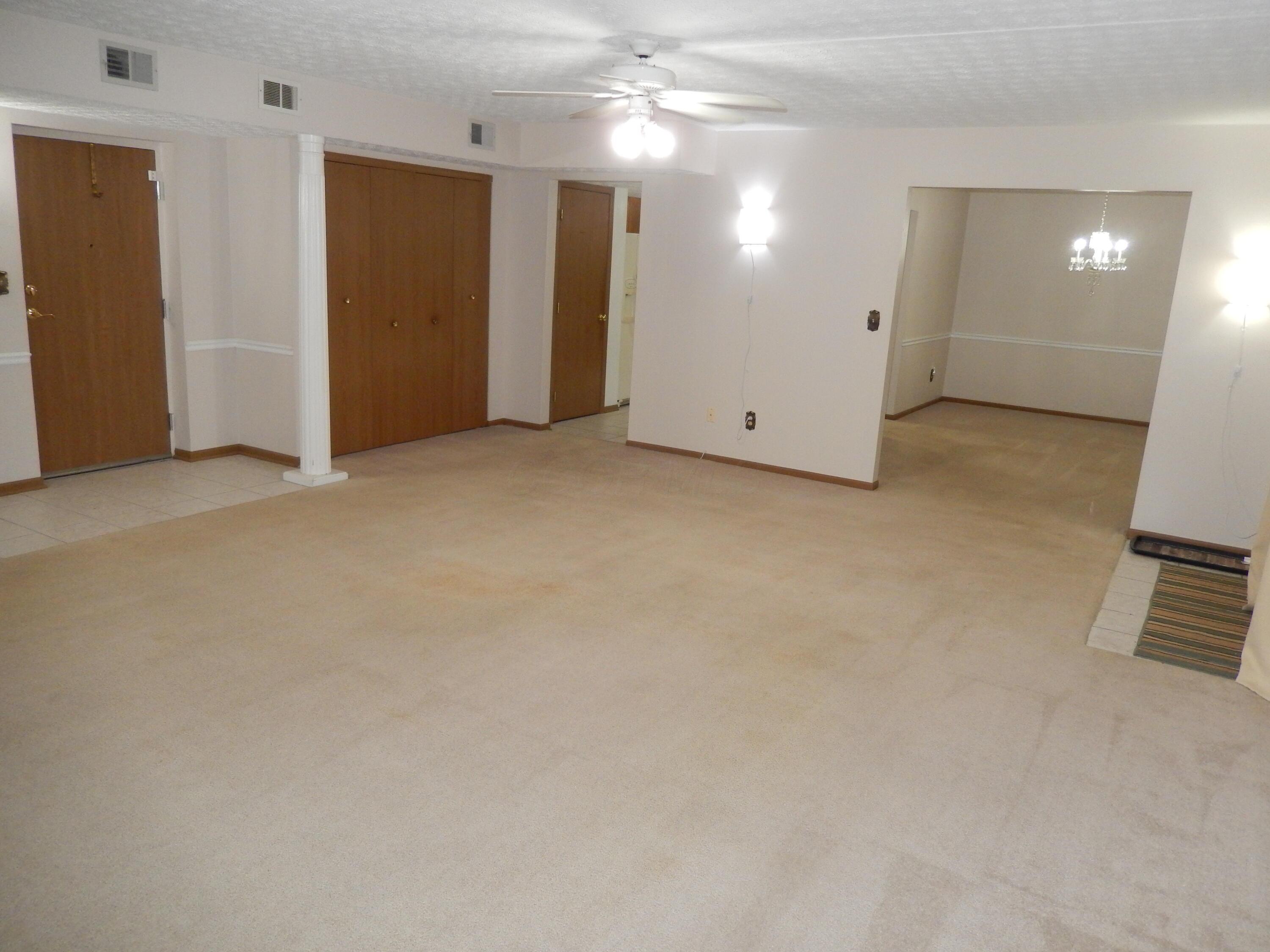 3939 Karl Road, Unit 103 Columbus, OH 43224 - Photo 5 of 50 Living Room