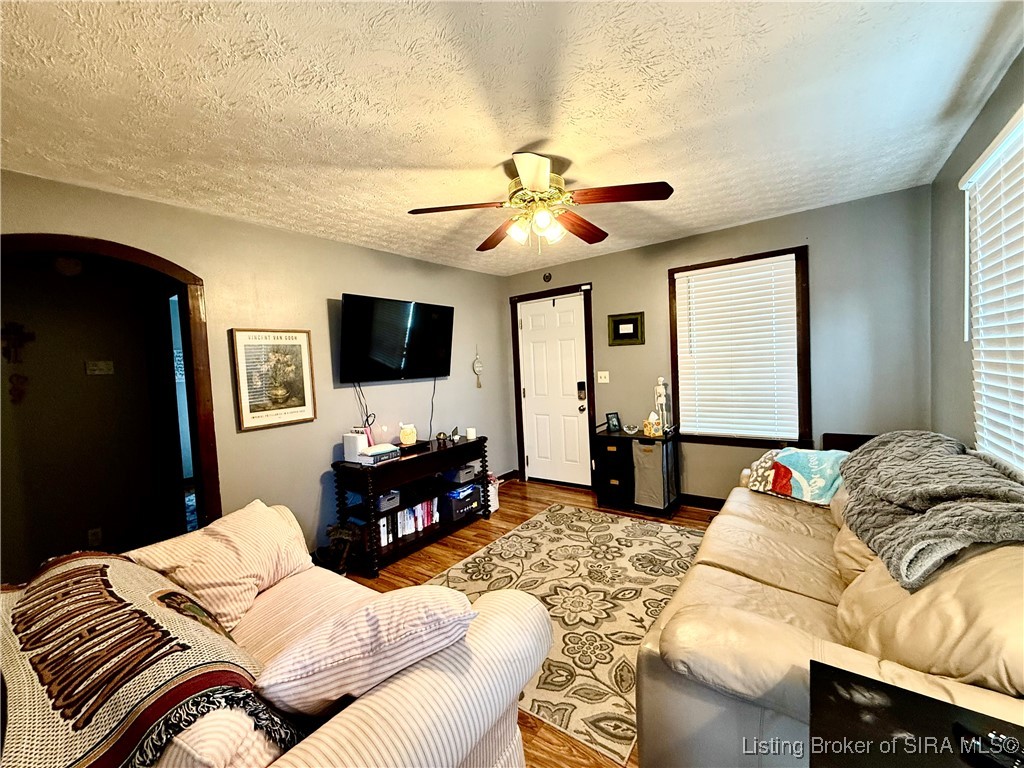919 Valley View Road New Albany, IN 47150 - Photo 6 of 15 Gallery Image 6
