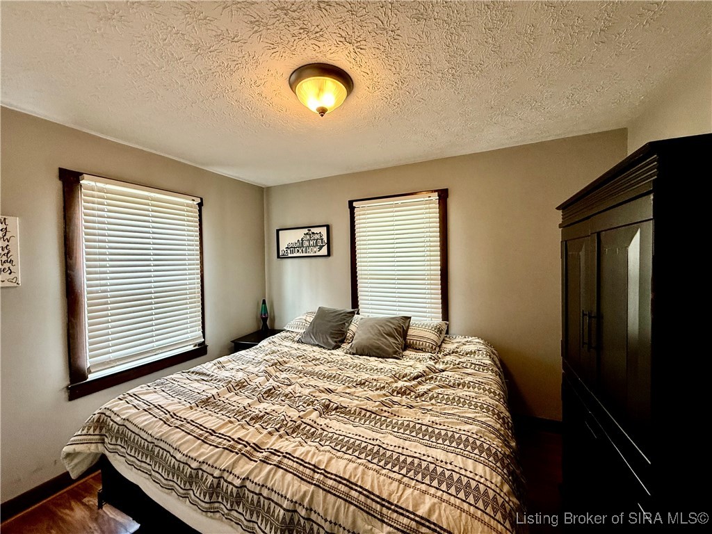 919 Valley View Road New Albany, IN 47150 - Photo 7 of 15 Bedroom1