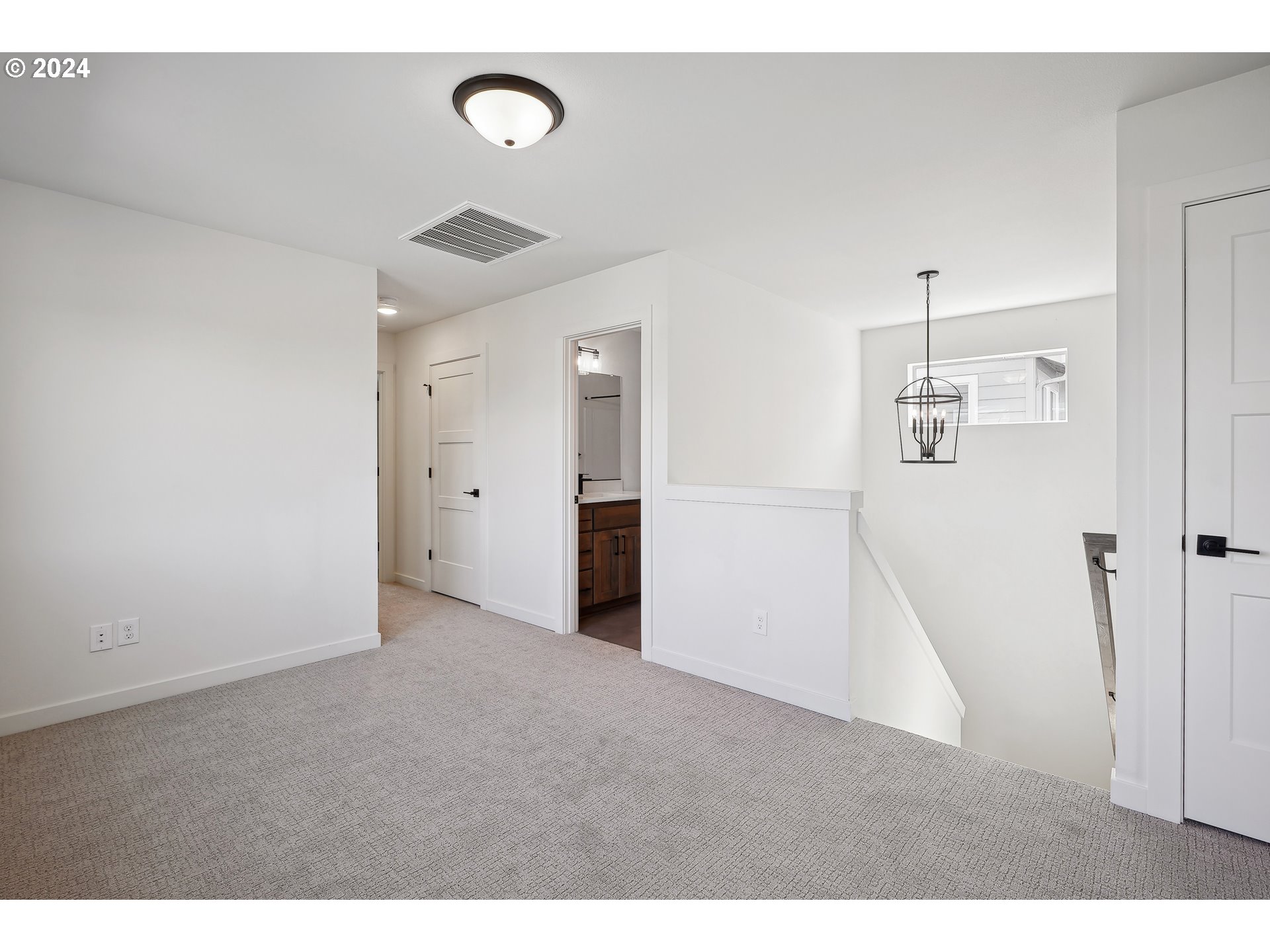 2541 South White Salmon Drive Ridgefield, WA 98642 - Photo 15 of 29 a view of a room with an entryway