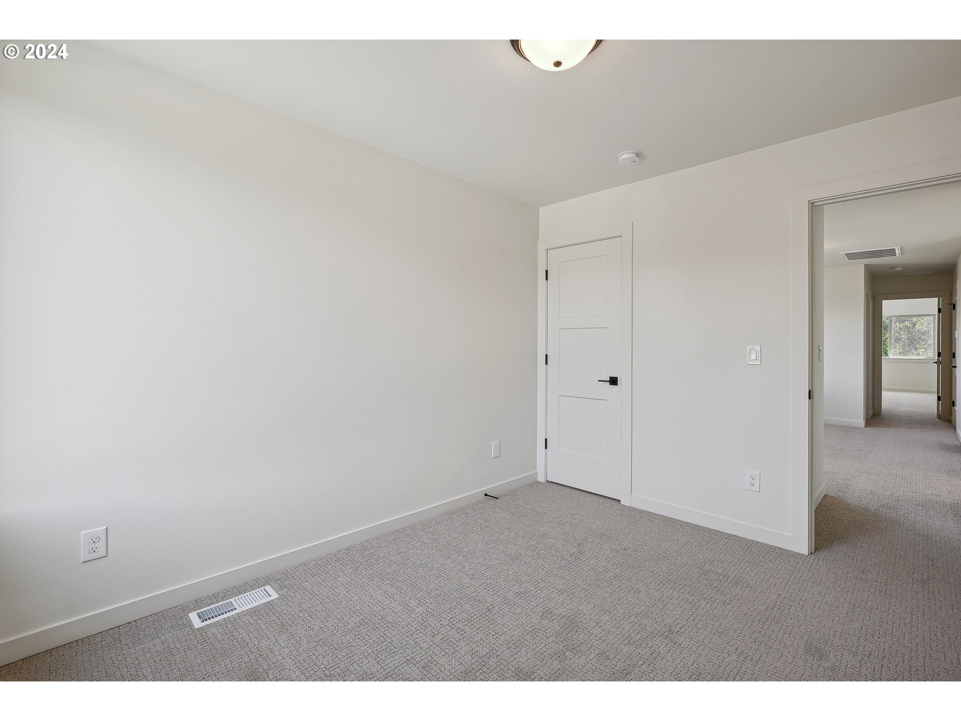 2541 South White Salmon Drive Ridgefield, WA 98642 - Photo 17 of 29 a view of an empty room