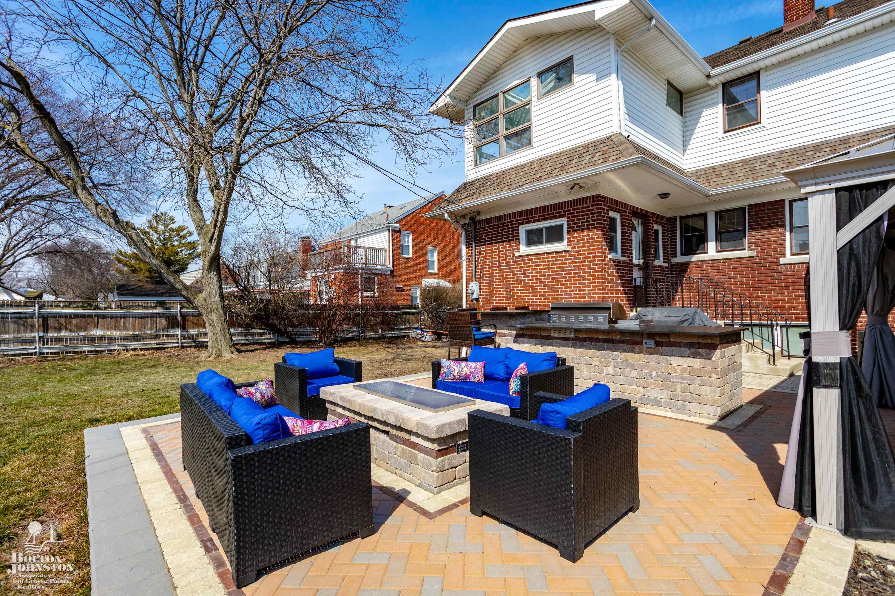 1497 Hawthorne Road Grosse Pointe Woods, MI 48236 - Photo 4 of 52