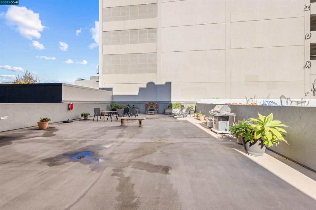 2300 Broadway Oakland, CA 94612 - Photo 23 of 32 a view of a terrace with chairs