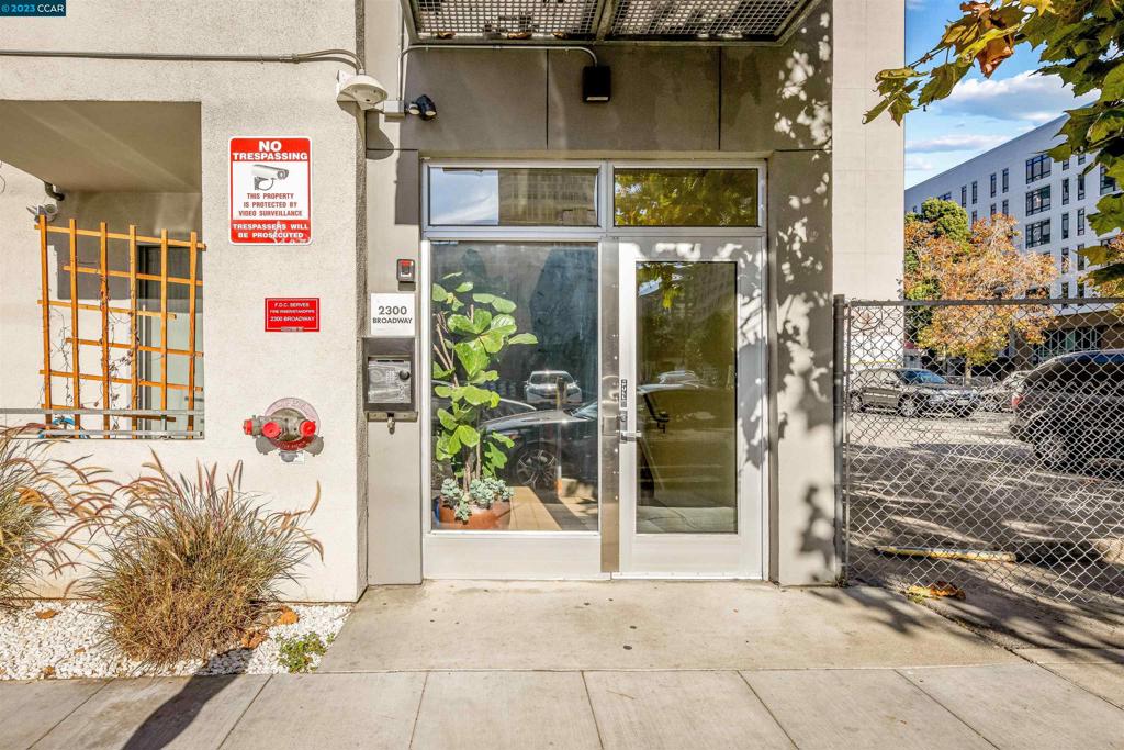 2300 Broadway Oakland, CA 94612 - Photo 28 of 32