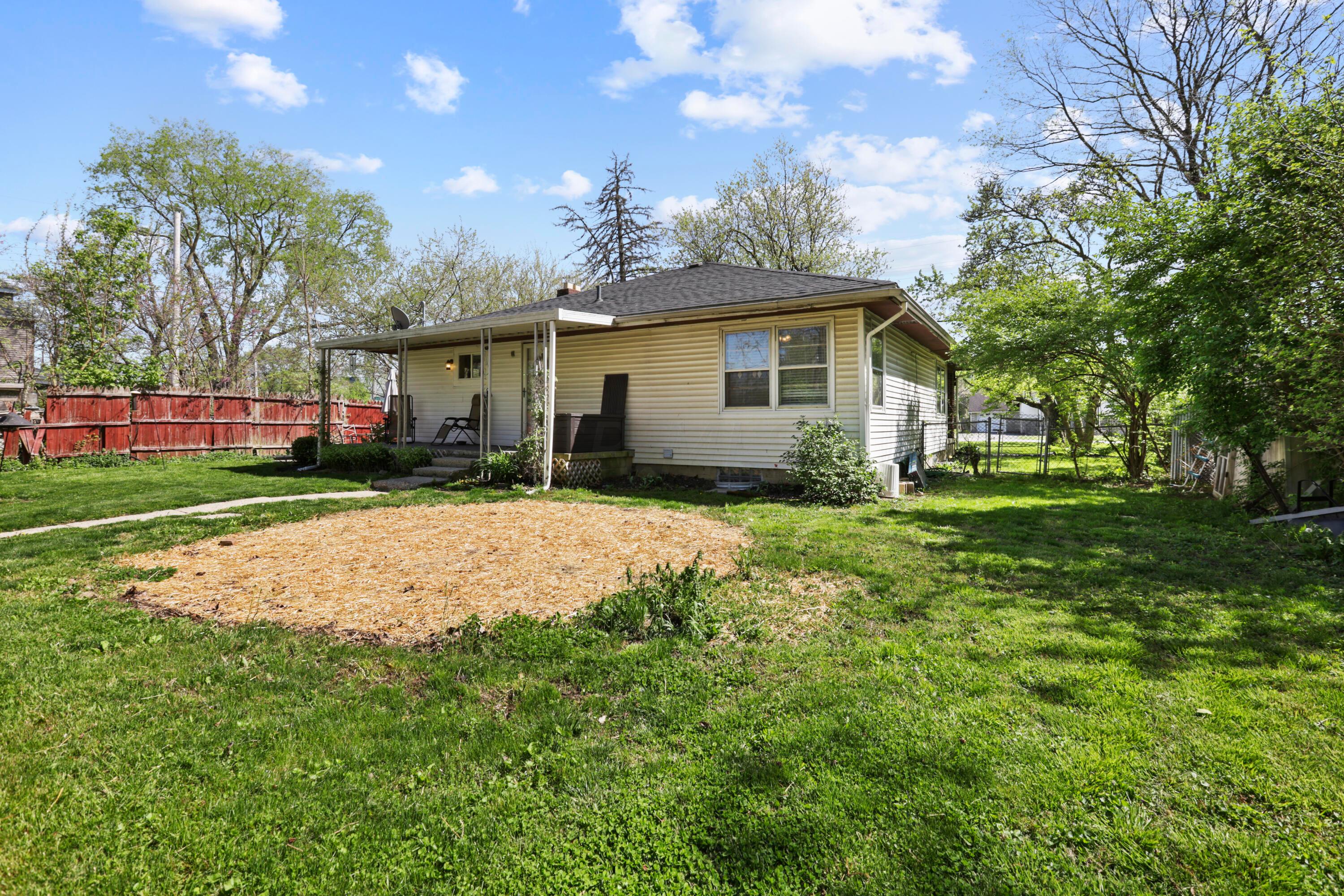 1030 Williams Road Columbus, OH 43207 - Photo 32 of 39 Space For Pool!