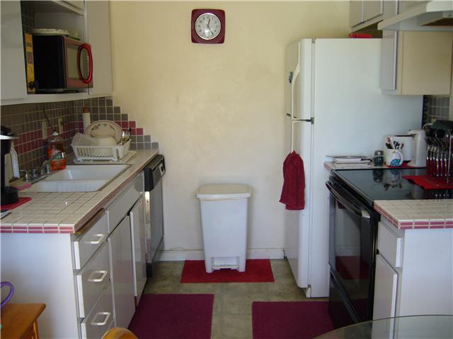 8628 Via Mallorca, Unit A La Jolla, CA 92037 - Photo 12 of 24 KITCHEN