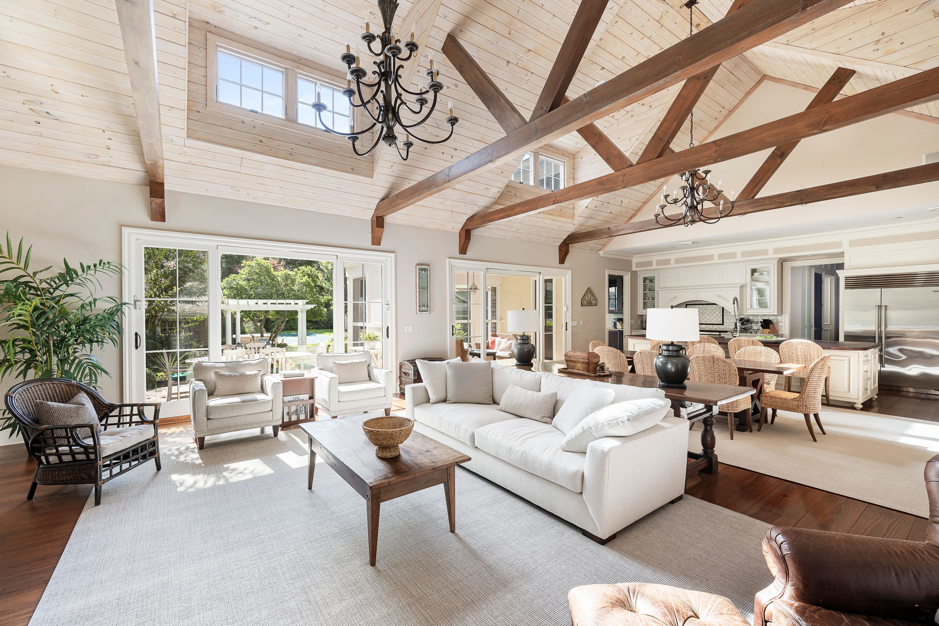 17 Jericho Road East Hampton, NY 11937 - Photo 3 of 42