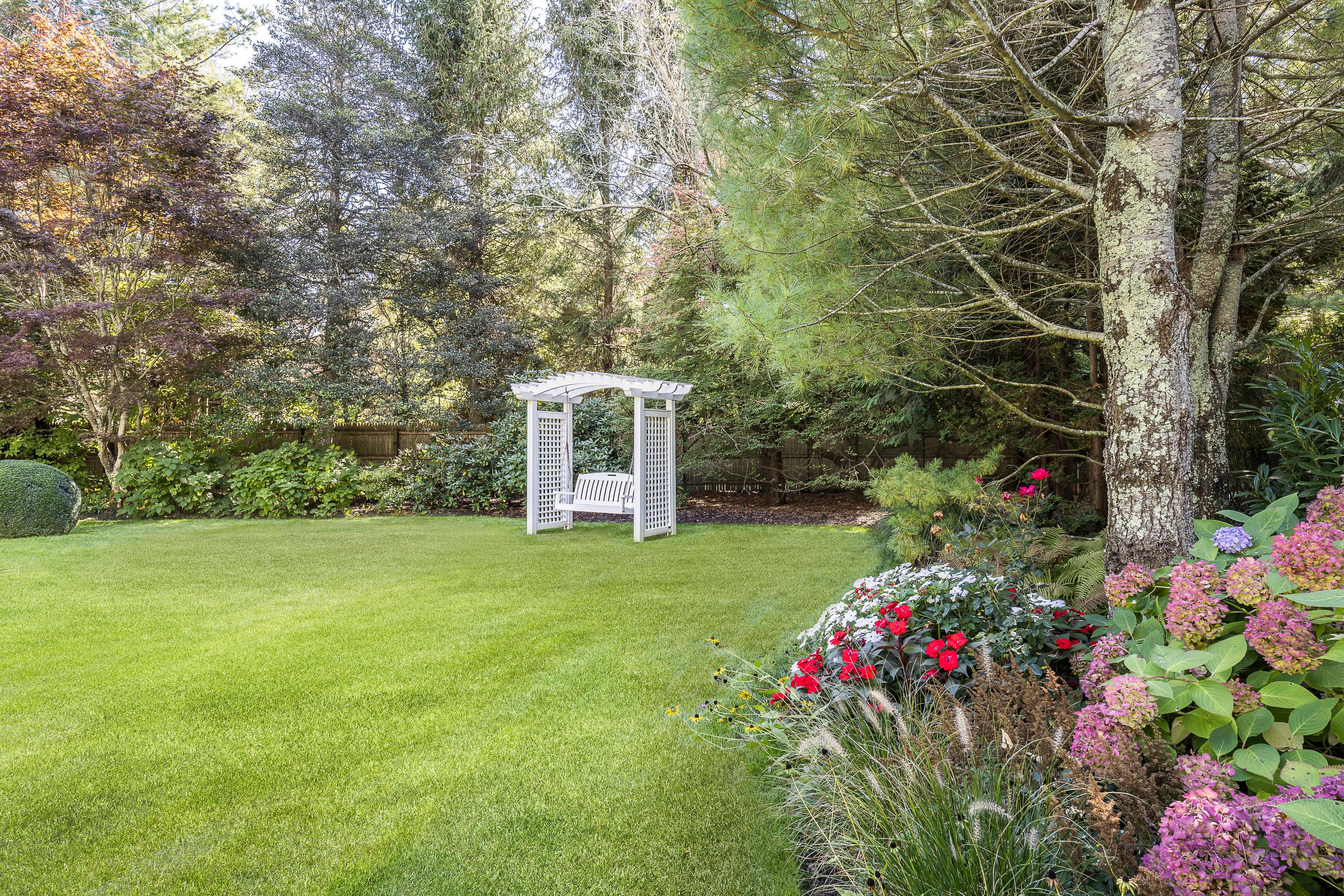 17 Jericho Road East Hampton, NY 11937 - Photo 35 of 42