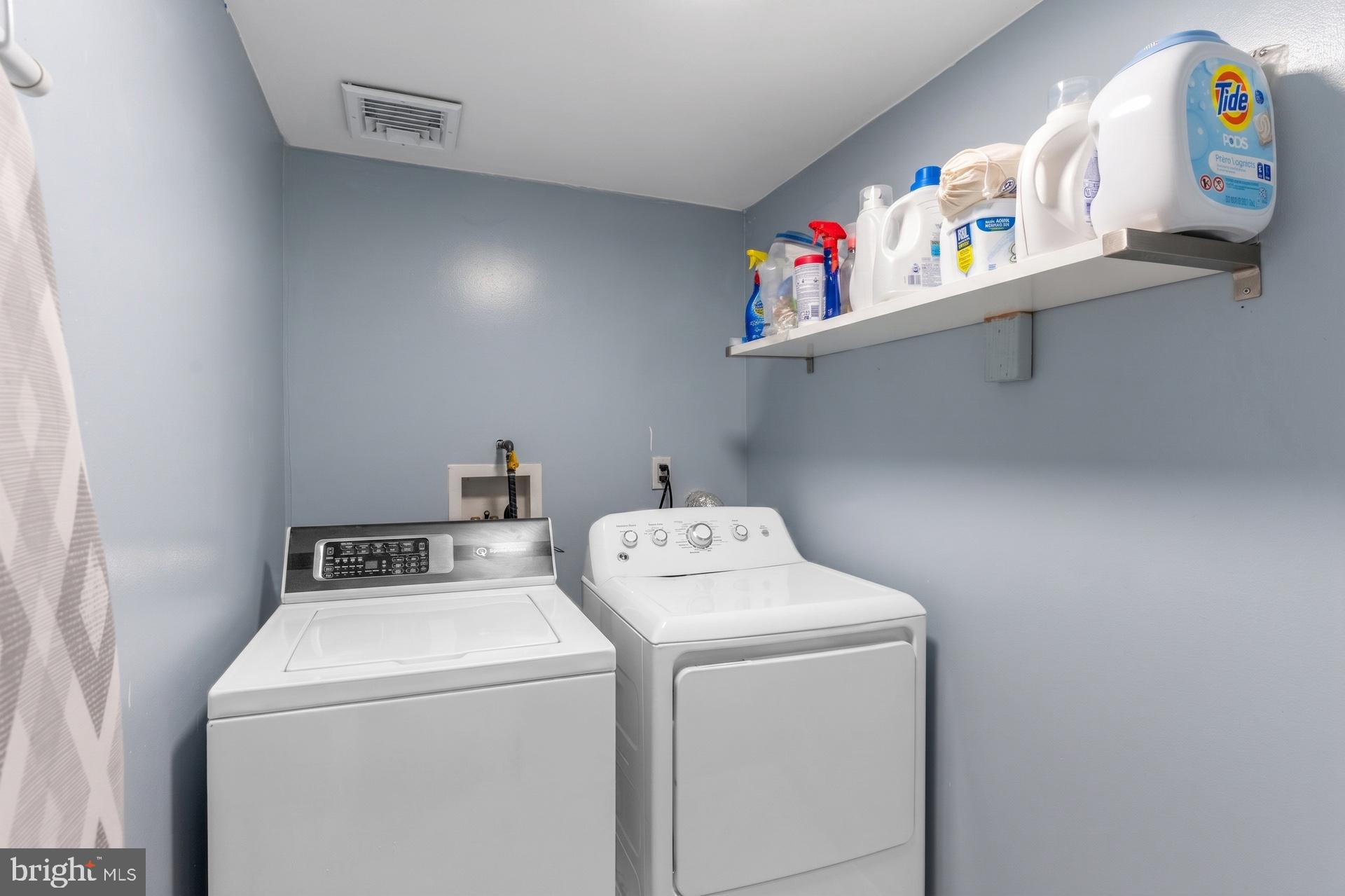 54 Highview Terrace Dover, NJ 07801 - Photo 25 of 32 Bright and functional laundry space.