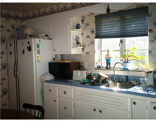 1092 Greentree Road Green Tree, PA 15220 - Photo 8 of 15 Kitchen.