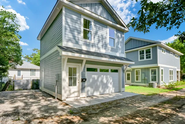 $1,400 | 313 Queen Street, Unit A, Wilmington, NC 28401