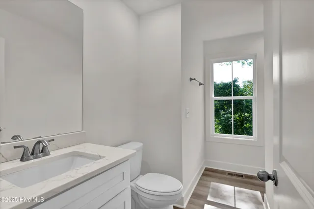 $1,400 | 313 Queen Street, Unit A, Wilmington, NC 28401