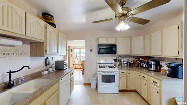 $195,000 | 12202 North Riverview Road, Chillicothe, IL 61523