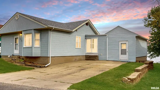 $195,000 | 12202 North Riverview Road, Chillicothe, IL 61523