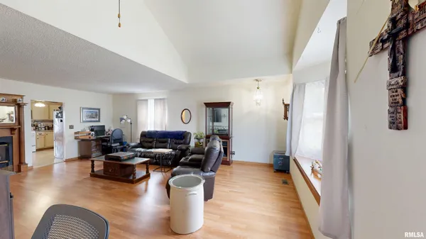 $195,000 | 12202 North Riverview Road, Chillicothe, IL 61523