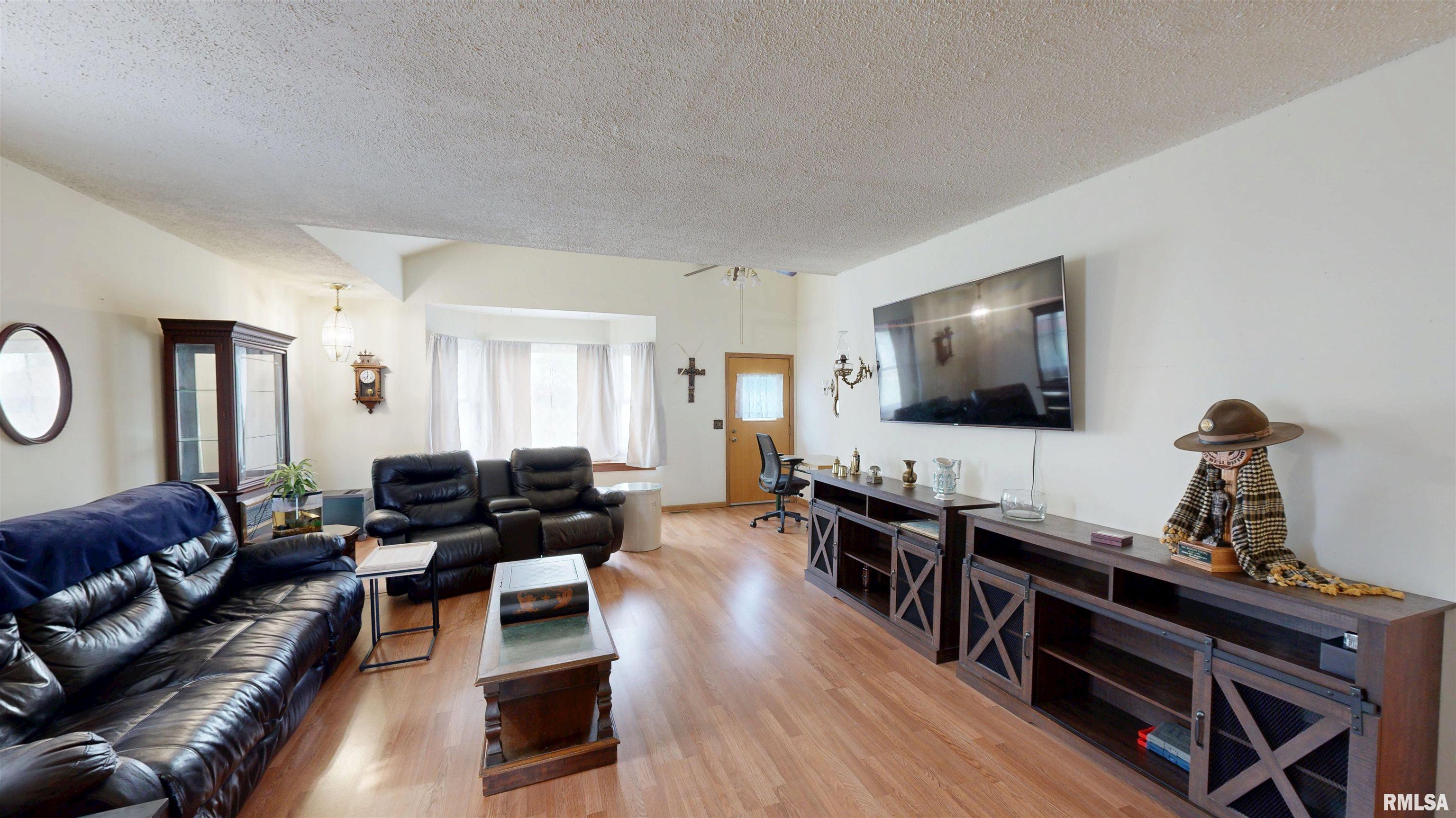 12202 North Riverview Road Chillicothe, IL 61523 - Photo 9 of 47