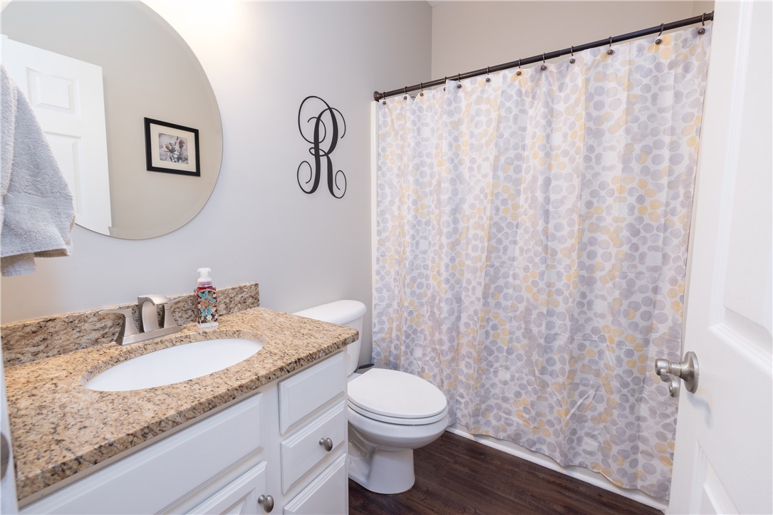 1009 Princeton Road Williamston, SC 29697 - Photo 15 of 33 2nd full bath on main level