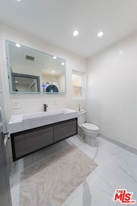 7719 Rhodes Avenue North Hollywood, CA 91605 - Photo 12 of 15