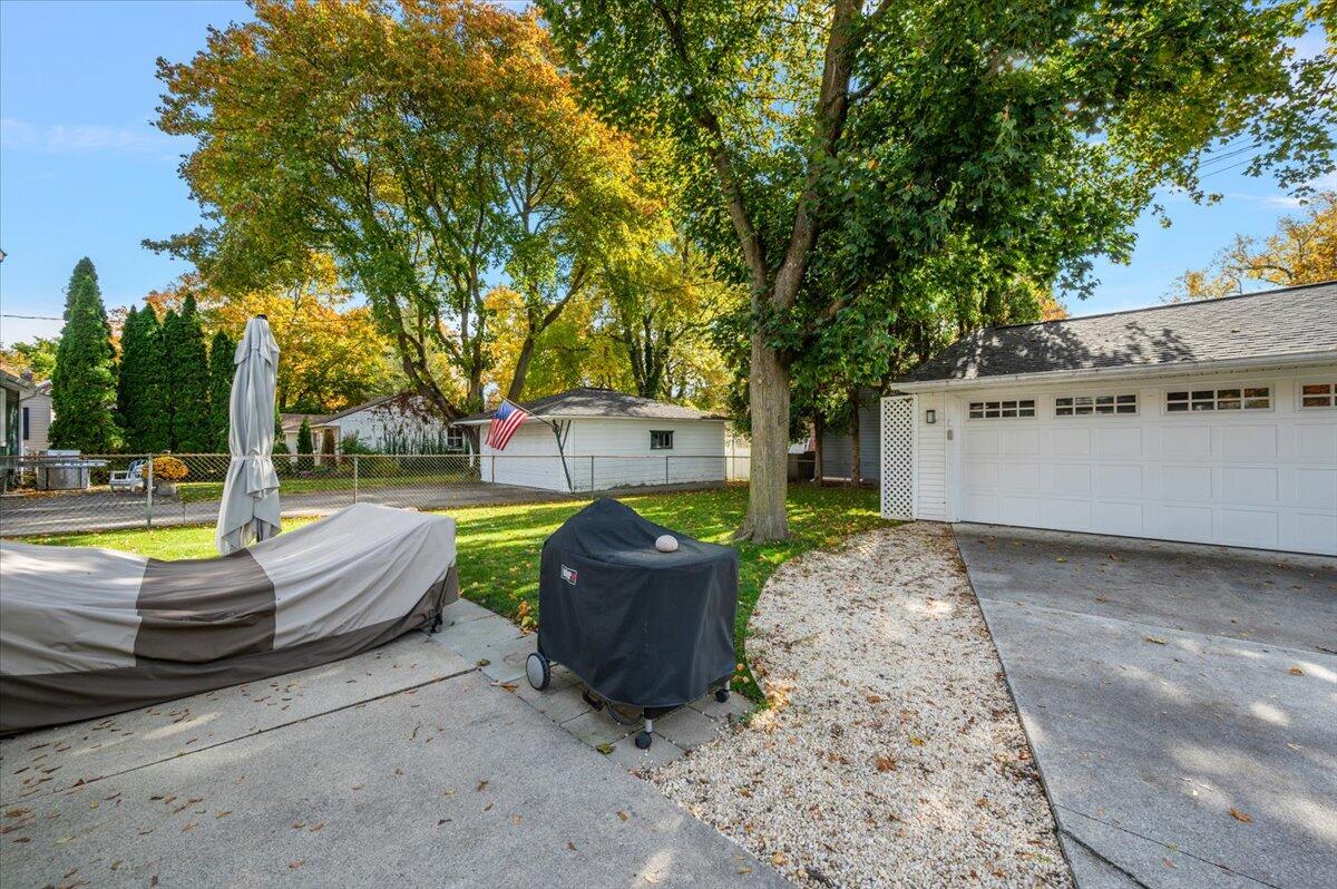 342 Maywood Avenue Rochester, MI 48307 - Photo 11 of 69 26-342 Maywood Avenue-26