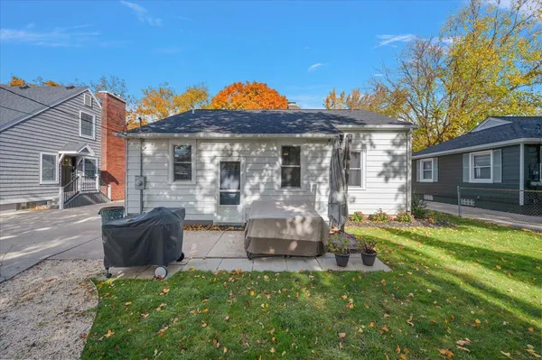 $399,900 | 342 Maywood Avenue, Rochester, MI 48307