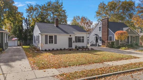 $399,900 | 342 Maywood Avenue, Rochester, MI 48307