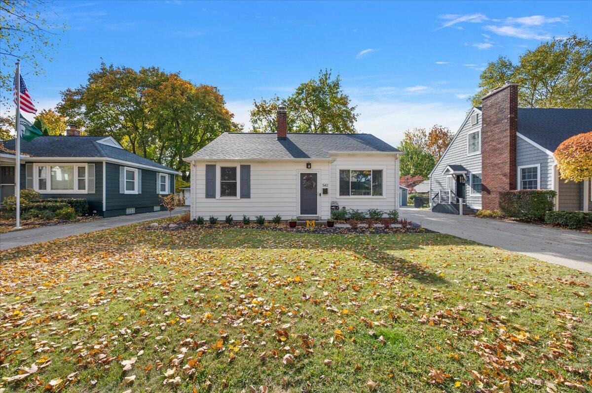 342 Maywood Avenue Rochester, MI 48307 - Photo 7 of 69 21-342 Maywood Avenue-21