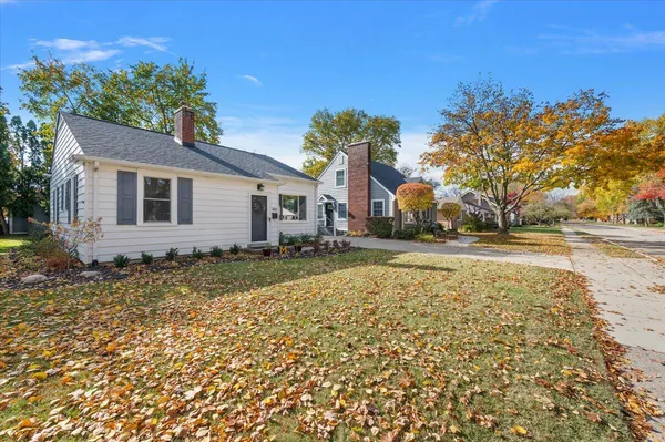 $399,900 | 342 Maywood Avenue, Rochester, MI 48307