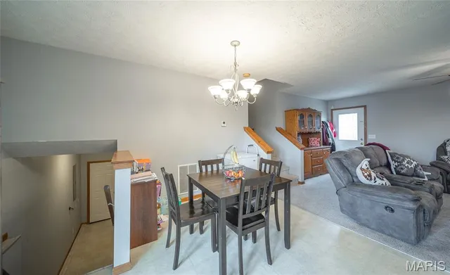 $200,000 | 17130 Lensman Road, St. Robert, MO 65584