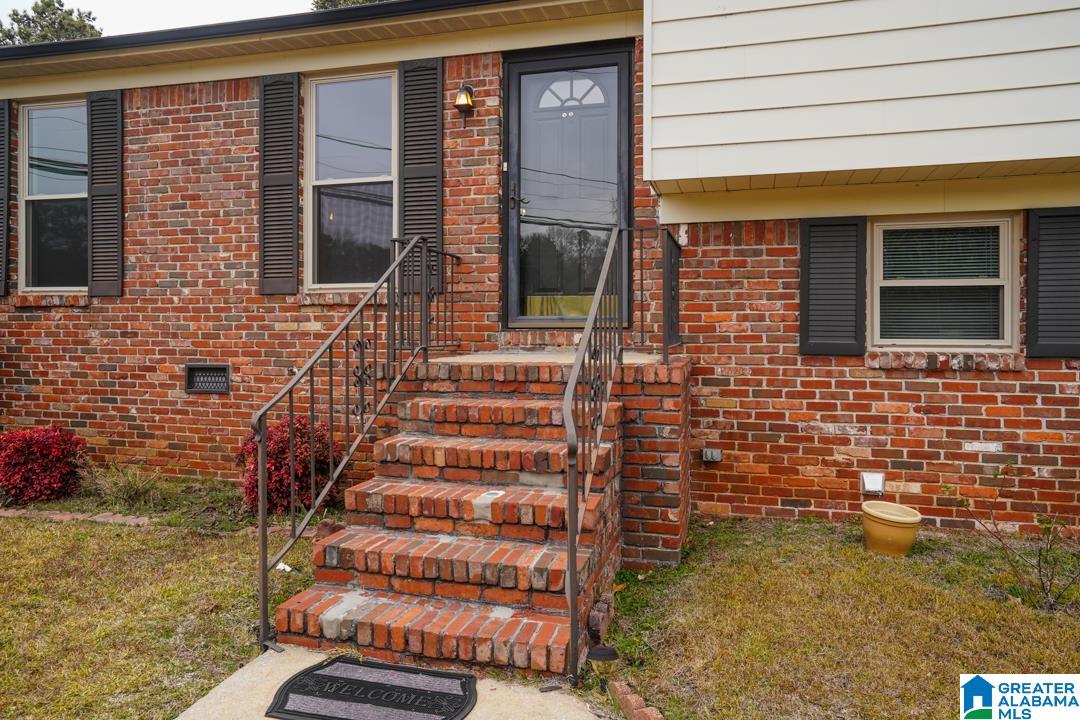 500 Overhill Road Pelham, AL 35124 - Photo 3 of 30
