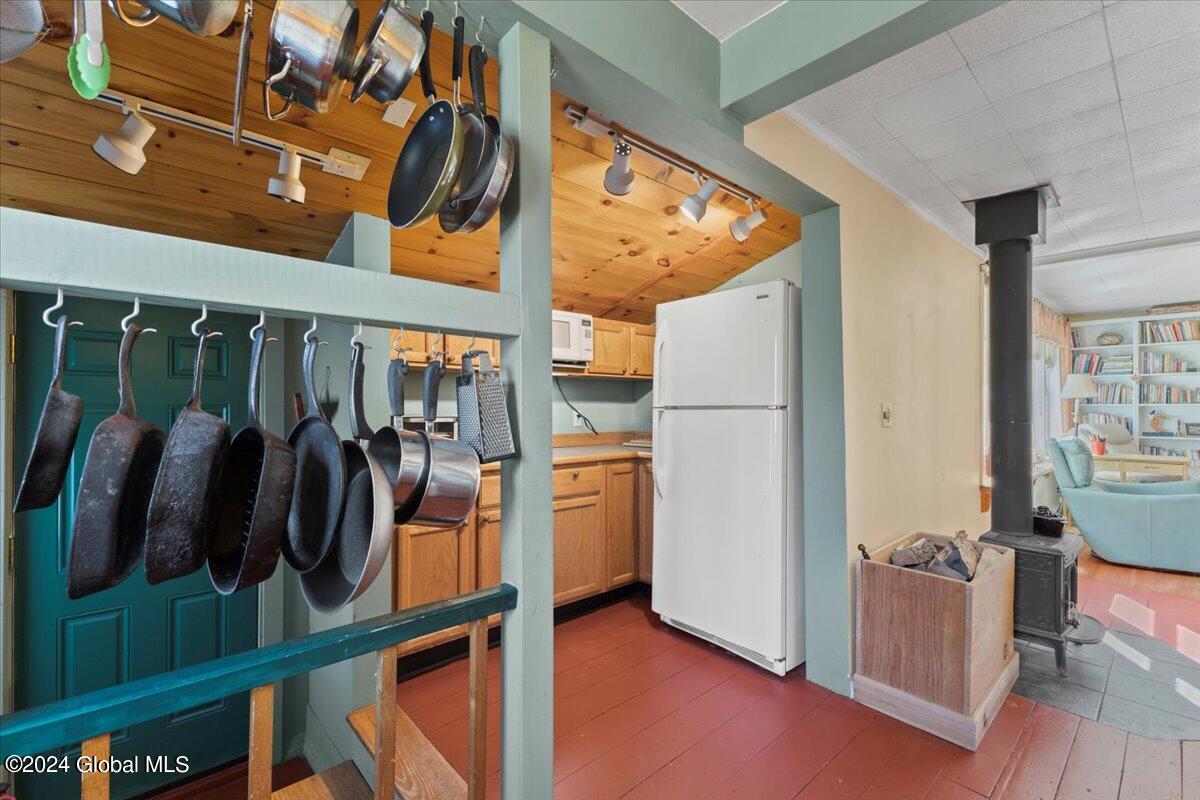 639 Coy Road Greenfield, NY 12833 - Photo 7 of 55 52-IMG_6255