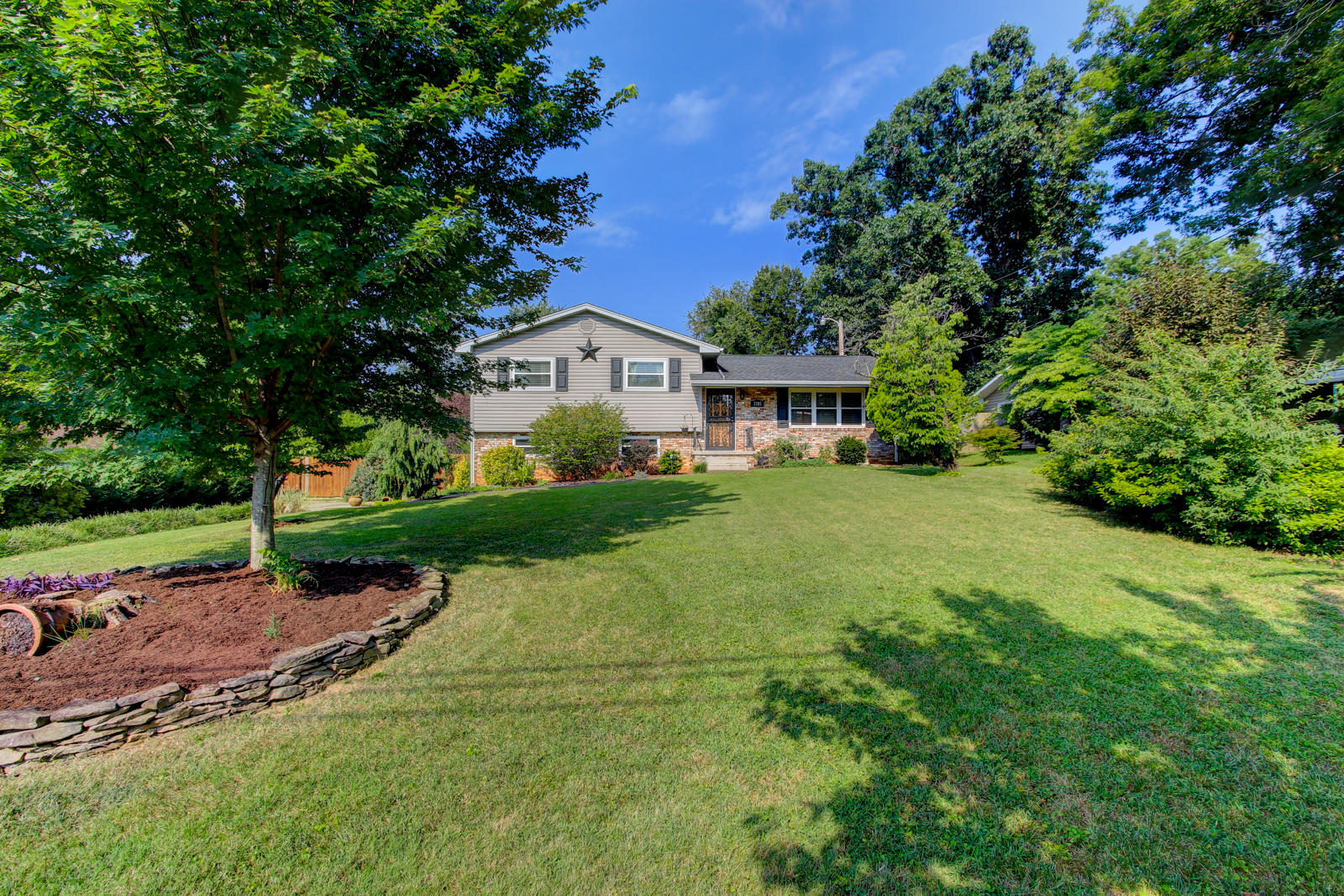 3105 Silverwood Road Knoxville, TN 37921 - Photo 18 of 20 18 Fabulous Front Yard