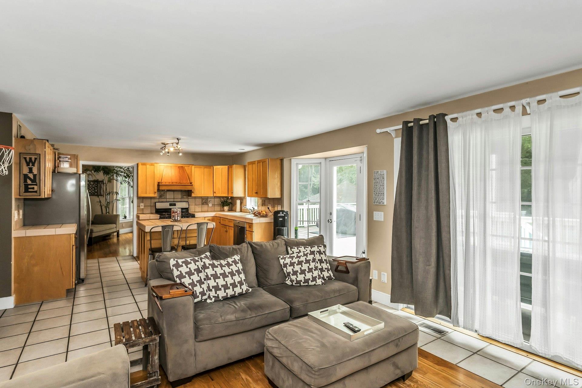 104 B Squiretown Road Hampton Bays, NY 11946 - Photo 13 of 29