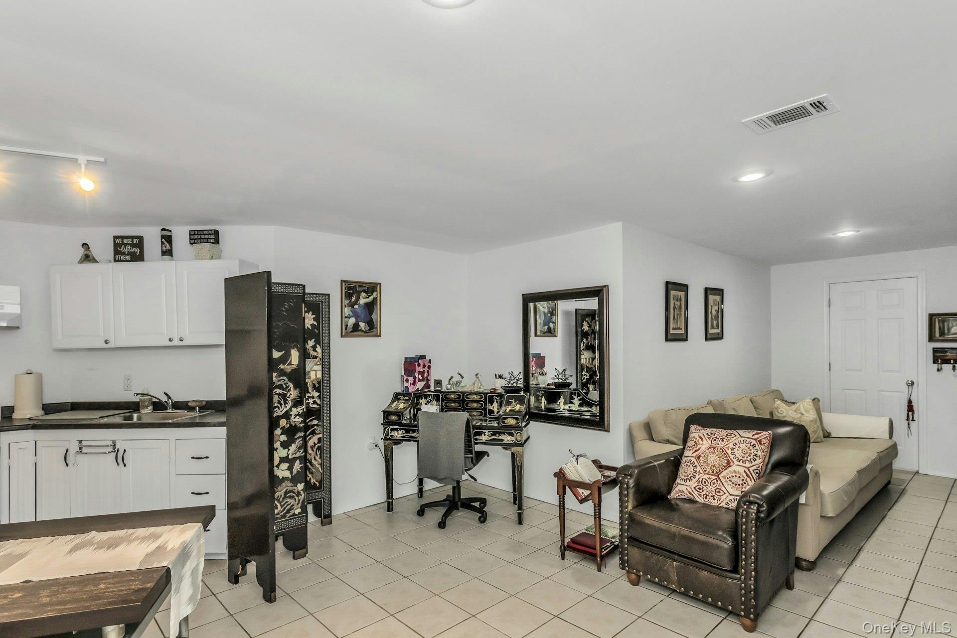 104 B Squiretown Road Hampton Bays, NY 11946 - Photo 19 of 29