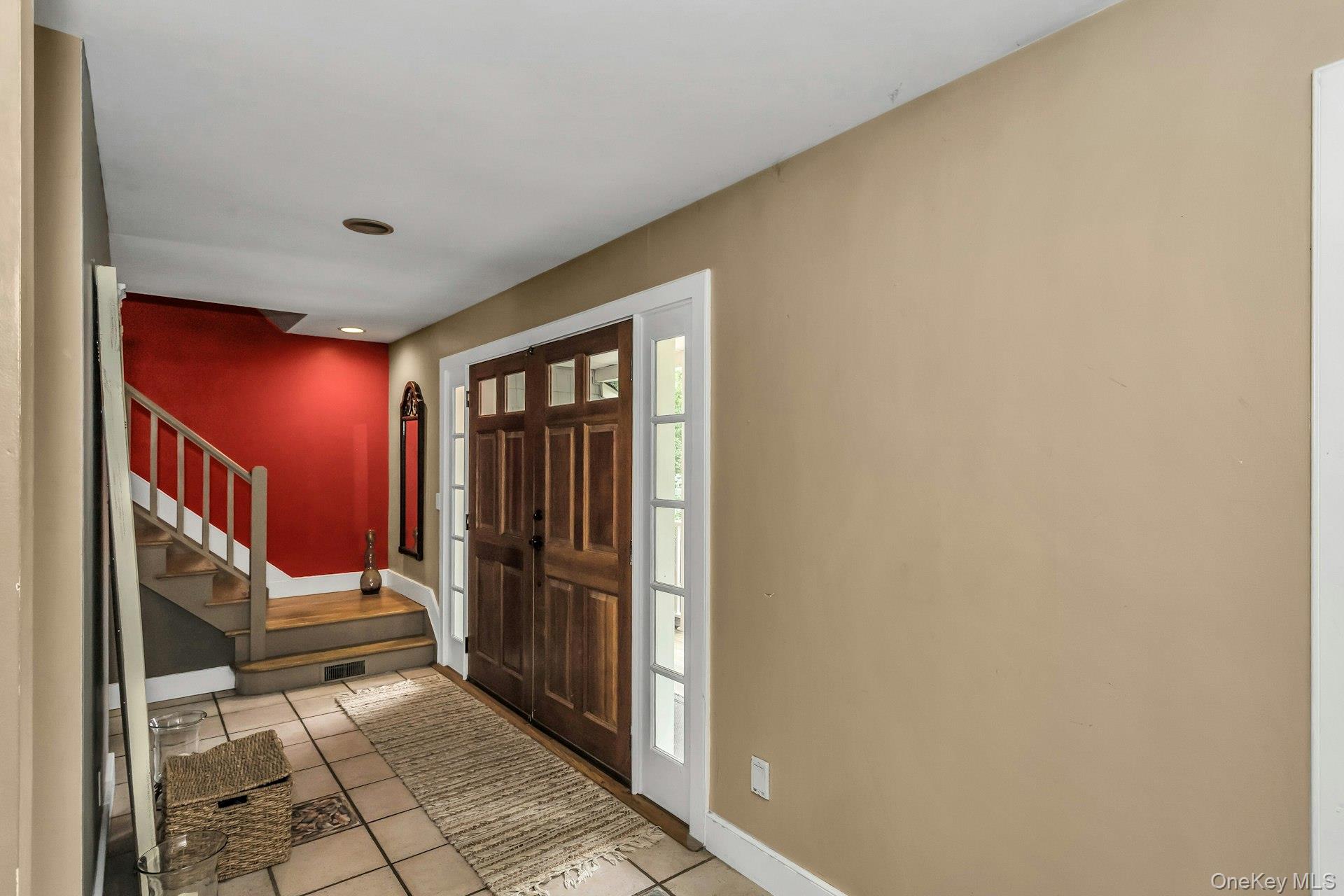 104 B Squiretown Road Hampton Bays, NY 11946 - Photo 4 of 29