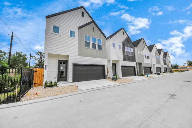 $319,900 | 6506 Old Olive Tree Drive, Houston, TX 77091