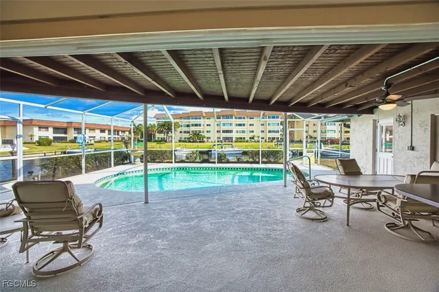 $925,000 | 1066 Clarellen Drive, Fort Myers, FL 33919