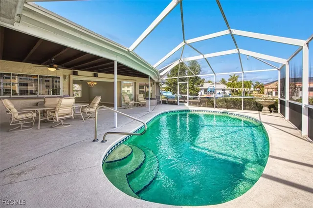 $925,000 | 1066 Clarellen Drive, Fort Myers, FL 33919