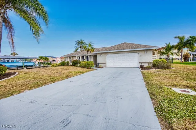 $925,000 | 1066 Clarellen Drive, Fort Myers, FL 33919