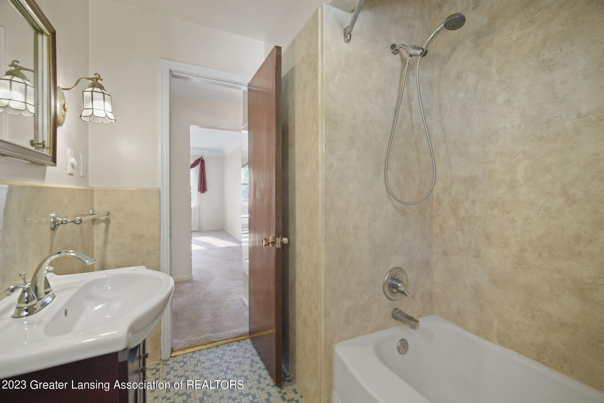 2713 Manchester Road Birmingham, MI 48009 - Photo 17 of 61 16-web-or-mls-DSC01054