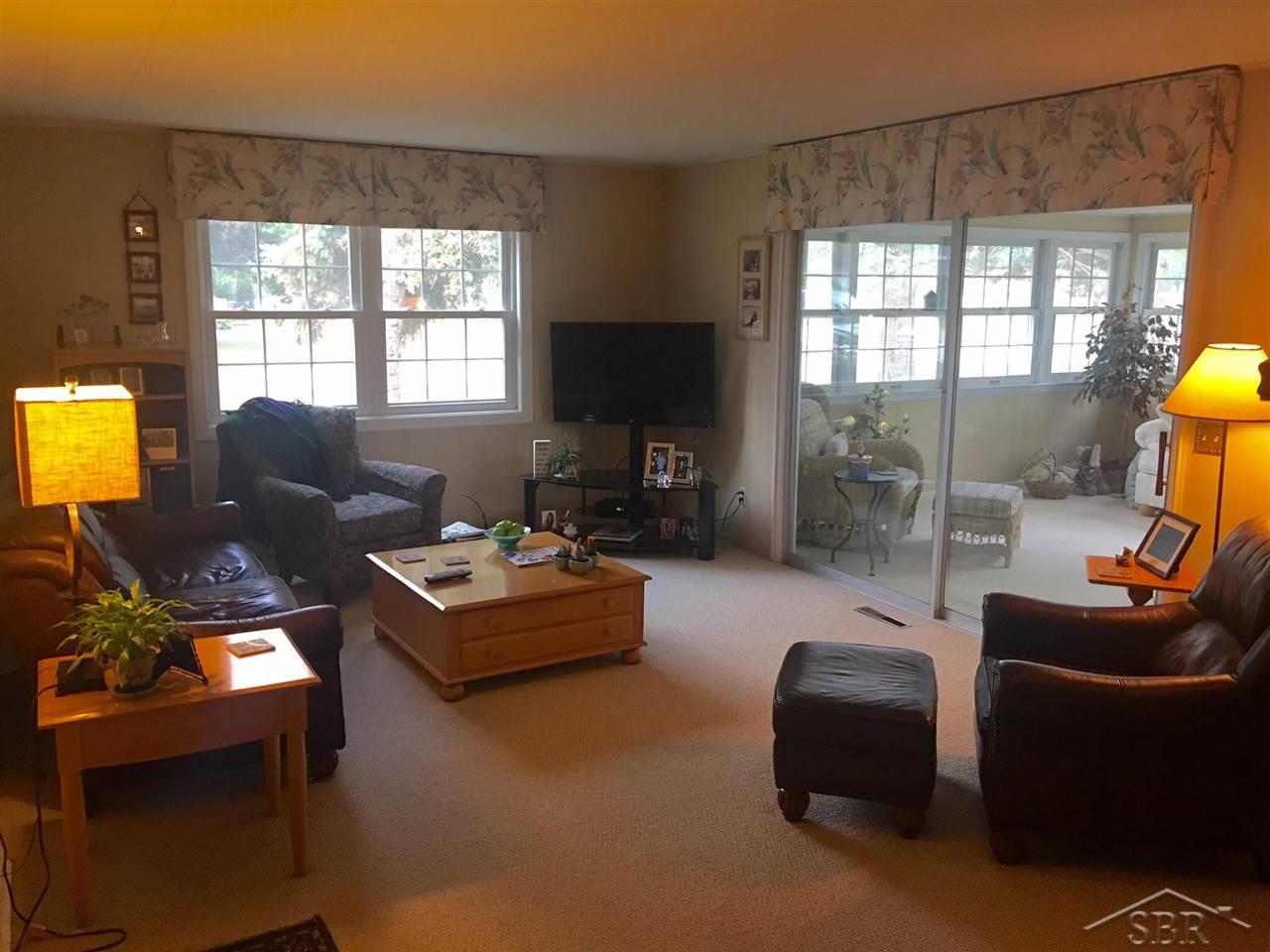 526 Stoneham Road Saginaw, MI 48638 - Photo 16 of 36 31299762-15.JPG