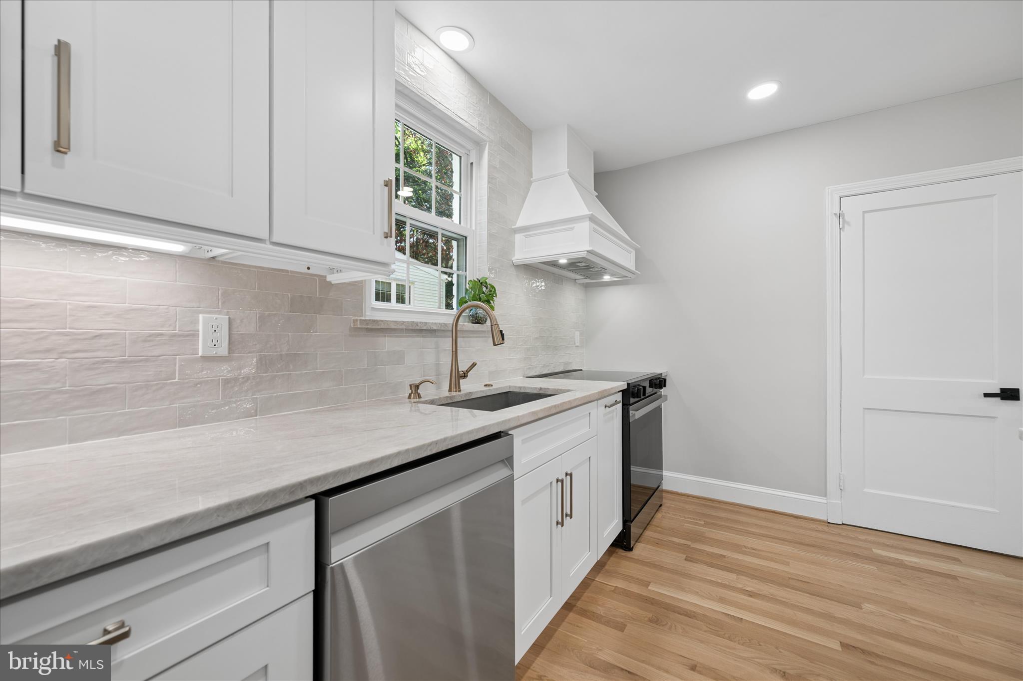1515 Dennis Avenue Silver Spring, MD 20902 - Photo 16 of 65 Kitchen