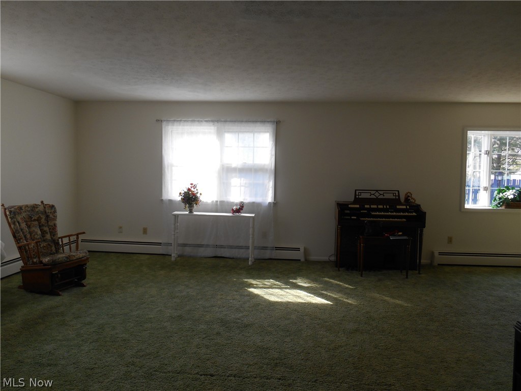 3611 Dickenson Road Ashtabula, OH 44004 - Photo 11 of 33 Living room