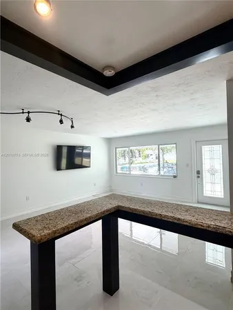 $4,000 | 6472 Johnson Street, Unit 6472, Hollywood, FL 33024