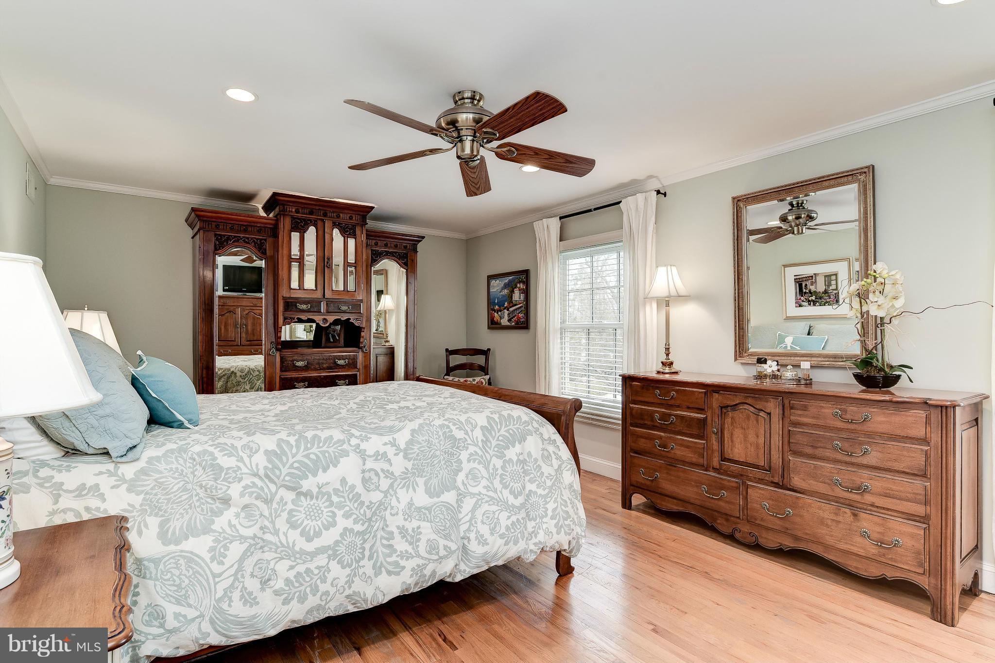 9204 Wooden Bridge Road Potomac, MD 20854 - Photo 11 of 22 Owner's Suite