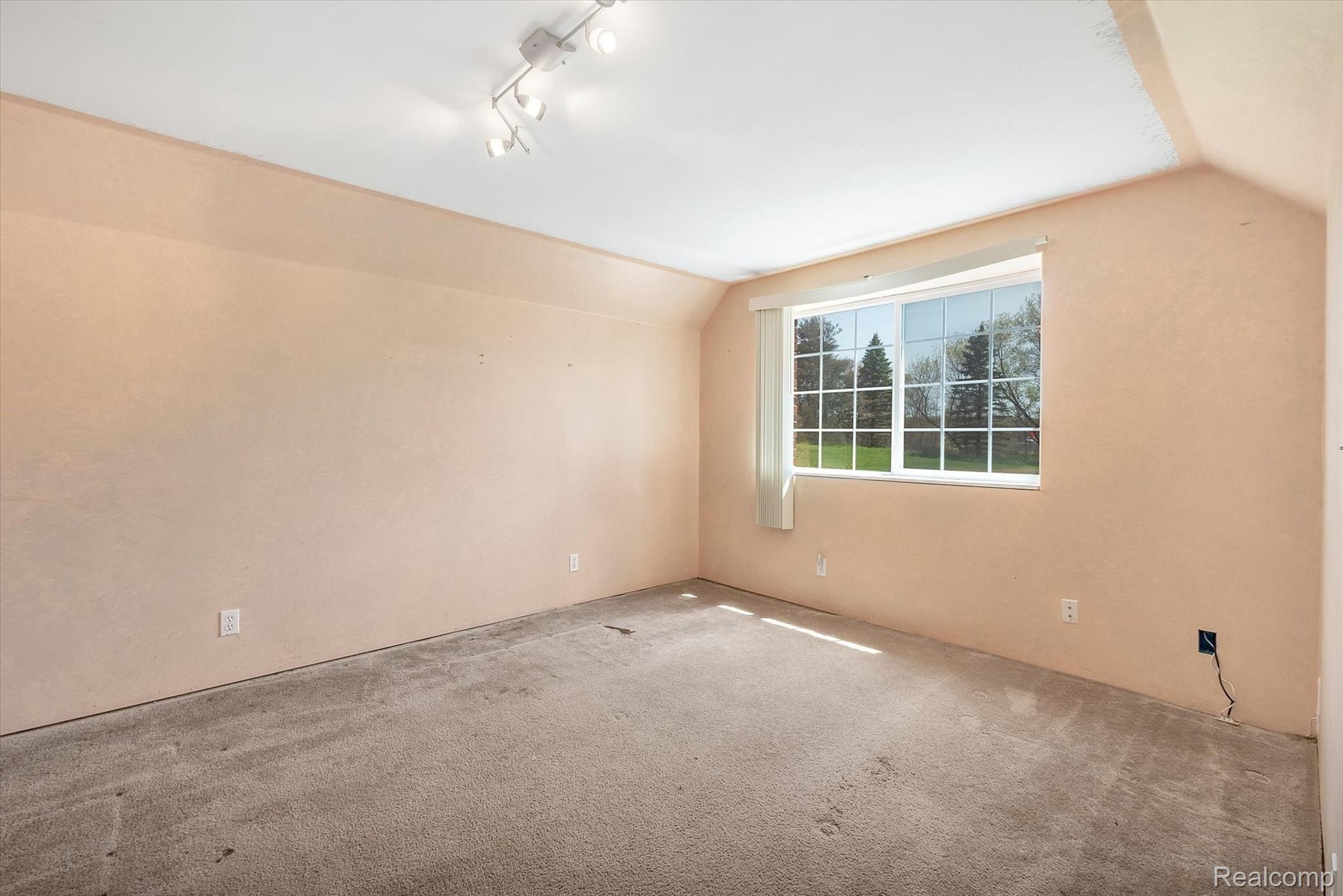 2662 South Latson Road Howell, MI 48843 - Photo 21 of 36 34-2662-S-Latson-Rd-WindowStill-Real-Estate-Photography-34.jpg