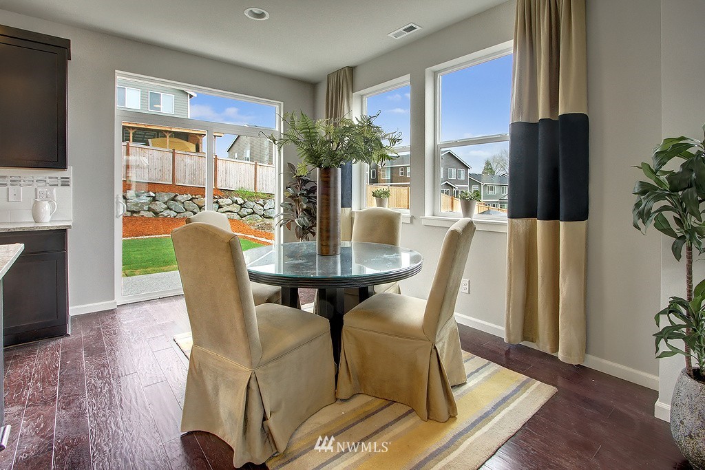768 Lyons Avenue Northeast Renton, WA 98059 - Photo 3 of 18